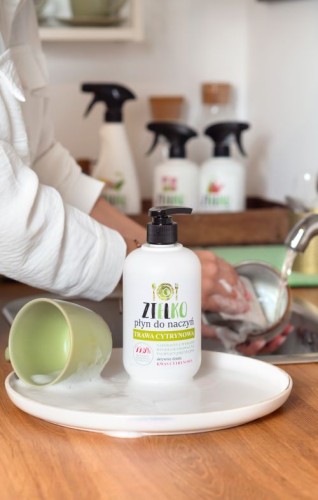 Płyn do mycia naczyń TRAWA CYTRYNOWA Zielko 500 ml.jpg