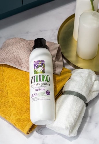 Naturalny płyn do prania tkanin kolorowych Marakuja Zielko 1 L.jpg