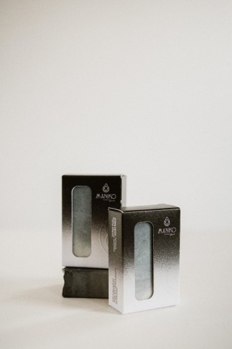 Naturalne mydło oczyszczające w kostce z węglem aktywnym 90 g Maniko_1.jpg