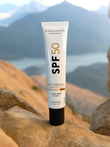 Krem mineralny do twarzy z filtrem SPF50 ochrona przeciwsłoneczna Madara 40 ml NUDE_11.jpg