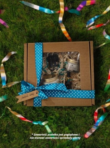 Pudełko prezentowe Eko szare karton z fali z recyklingu z oknem 20x20x10 cm_Zapakuj na prezent_2.jpg