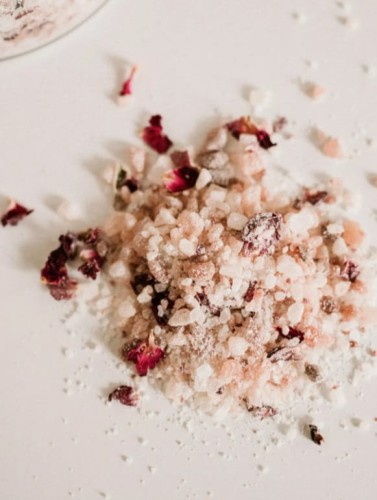 Naturalna himalayska sól do kąpieli Energy 600 g Maniko_1.jpg