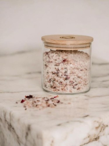 Naturalna himalayska sól do kąpieli Energy 600 g Maniko_3.jpg