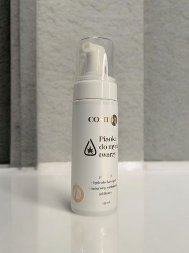 Probiotyczna pianka konopna do demakijażu twarzy Cosmiq 150 ml.jpg