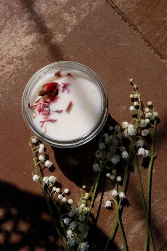 Świeca sojowa z drewnianym knotem Rabarbar i Róża Sis Candles 1.jpg