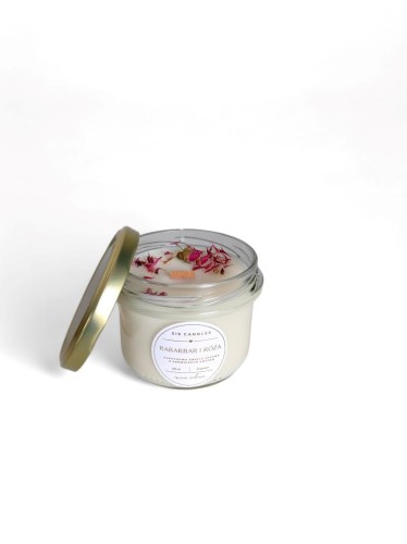 Świeca sojowa z drewnianym knotem Rabarbar i Róża Sis Candles_3.jpg