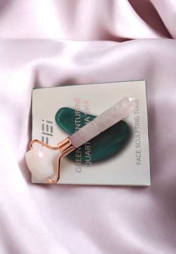 Roler masażer do twarzy z różowego kwarcu naturalnego_7.jpg