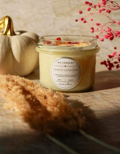 Naturalna świeca sojowa z drewnianym knotem Ciasto dyniowe SIS Candles_2.jpg