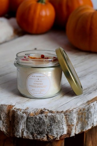 Naturalna świeca sojowa z drewnianym knotem Ciasto dyniowe SIS Candles_9.jpg