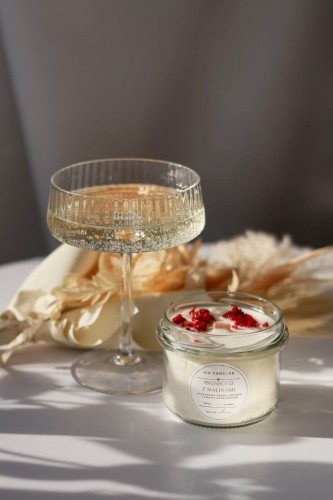 Świeca sojowa z drewnianym knotem Prosecco z malinami Sis candles.jpg