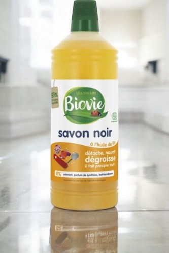 Ekologiczne czarne mydło w płynie do czyszczenia powierzchni domowych Biovie 1L_7.jpg