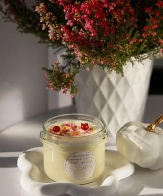 Świeca sojowa Ciasto Dyniowe z drewnianym knotem 235 ml Sis_1.jpg