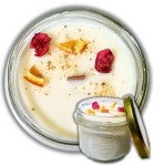 Świeca sojowa Żurawina z Pomarańczą z drewnianym knotem 235 ml Sis.jpg