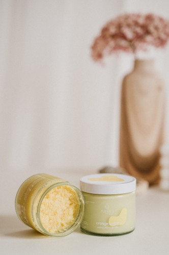 Naturalny peeling cukrowy do ciała z olejem z rokitnika 300 g Maniko.jpg