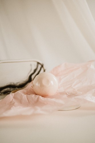 Energetyzująca kula do kąpieli Pink Energy z różową glinką 105 g Maniko.jpg